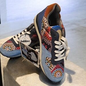 Inkkas Multicolor Crochet Pattern Sneakers - Blue & Rust Accents
